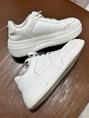 STEVE MADDEN WOMEN'S WHITE SNEAKERS SIZE 11M